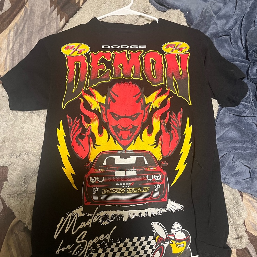 graphic tee